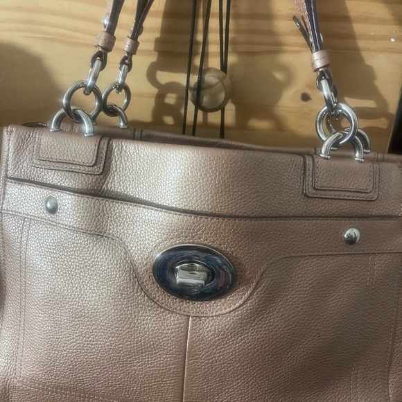 *Like New* Coach Penelope Carryall - Picture 8 of 9